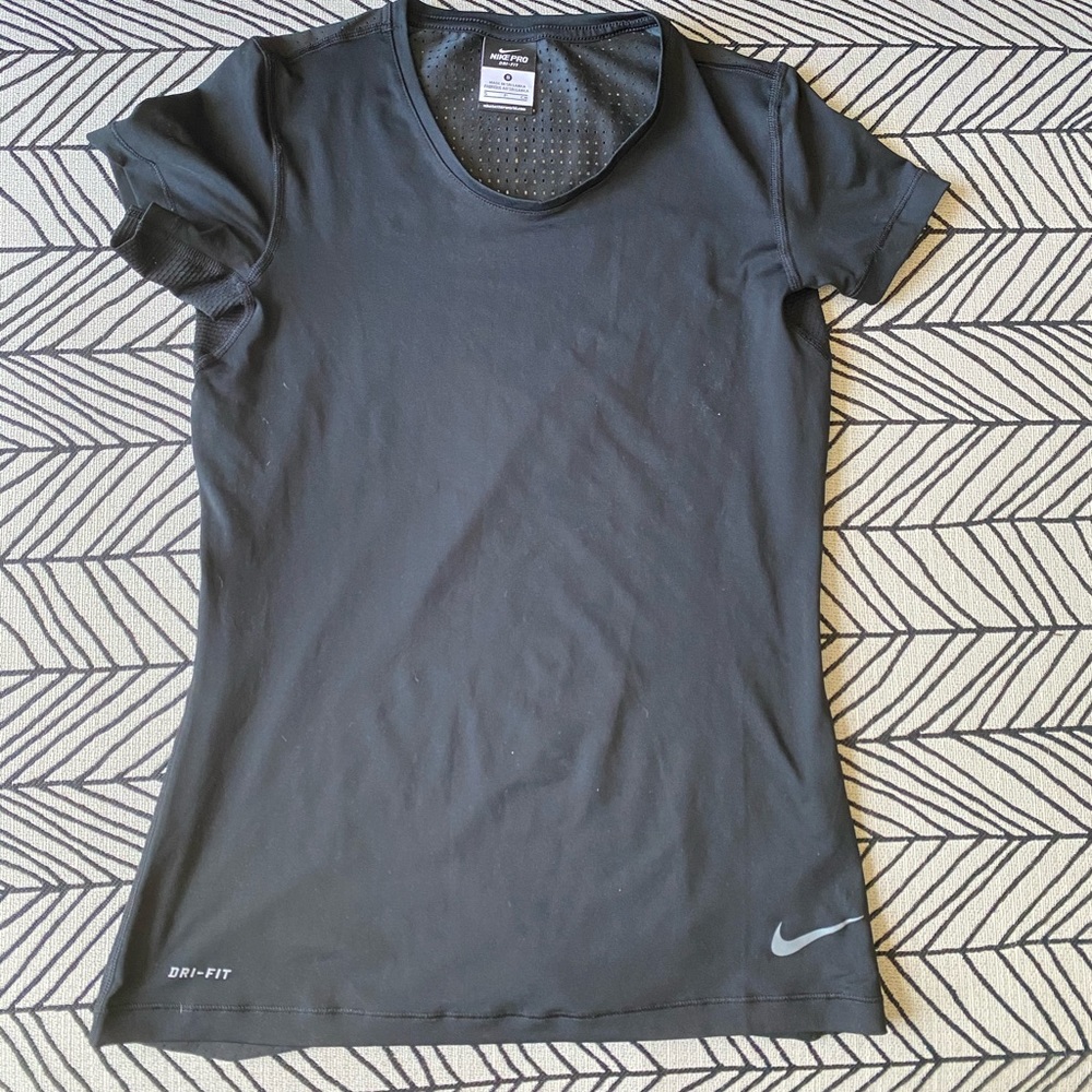 **SOLD** nike training tee